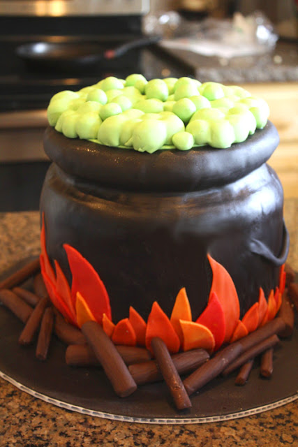 Free halloween cauldron cake images for facebook,whatsapp,instagram