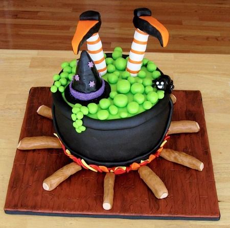 Free halloween cauldron cake images for facebook,whatsapp,instagram