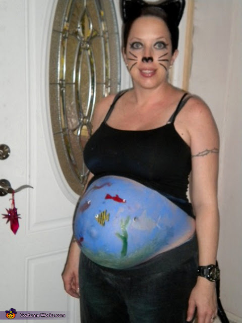 Do It Yourself halloween costumes for pregnant and newborn babies